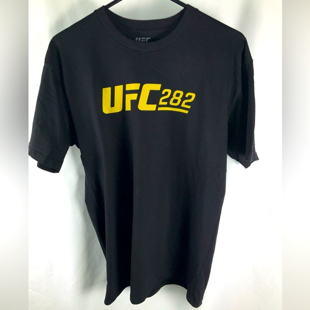 UFC 282 Men’s‎ Black Size Large Double Sided Graphic Short Sleeve T Shirt